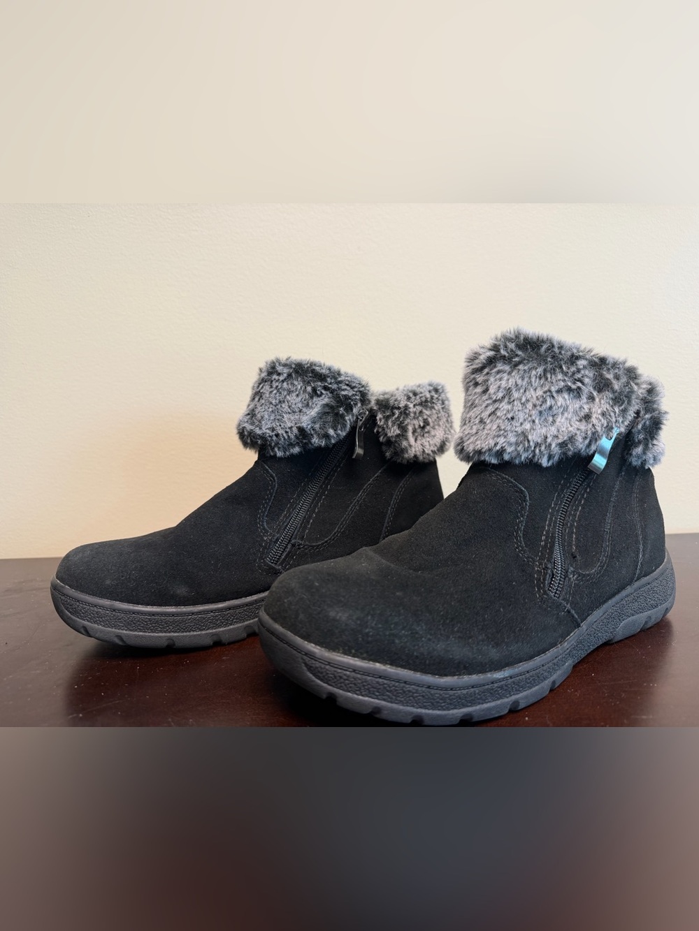 Sporto Black Suede Winter Ankle Boots with Gray Faux-Fur Cuff